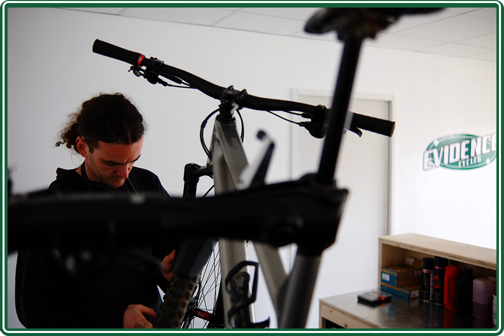 Réparation de vélo à Veauche - Evidence Cycles